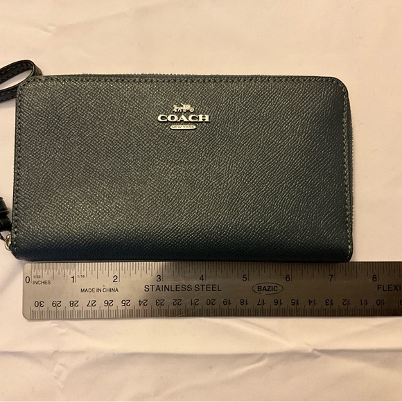 Coach Wristlet - Green - Picture 4 of 8